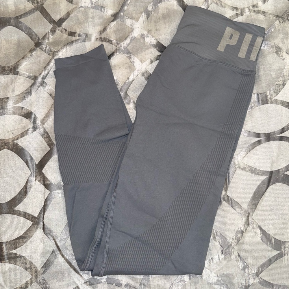 VS PINK Light Gray Leggings